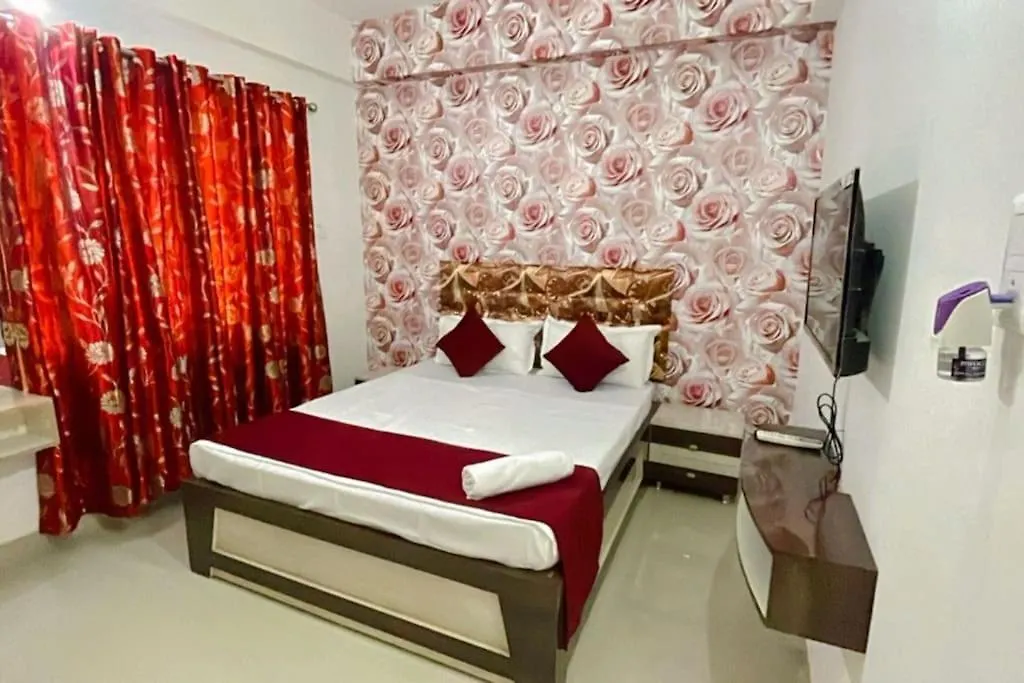 Carnival Stay - Premium Homestay With Wifi Near Ghat For Families Only Varanasi 0*,