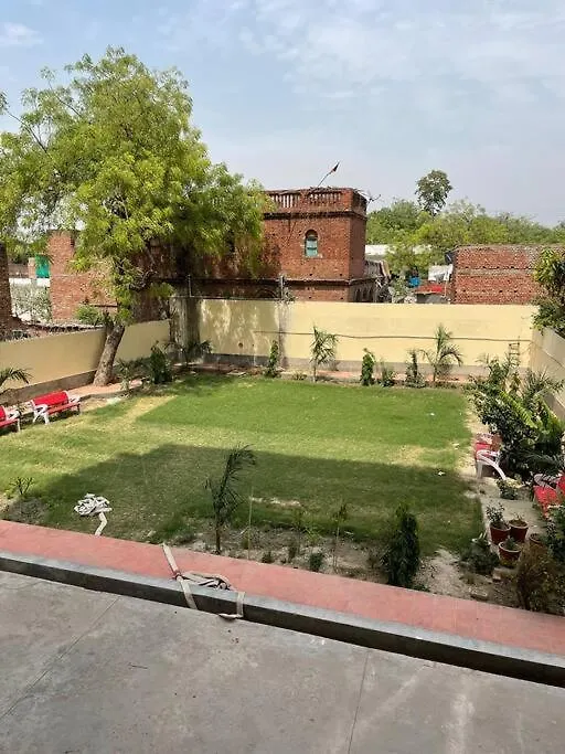 Carnival Stay - Premium Homestay With Wifi Near Ghat For Families Only Varanasi 0*,